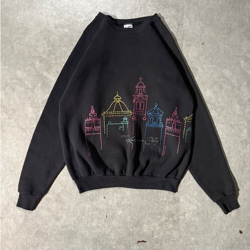90s Vintage Kansas City Plaza Wrap around Black Crewneck -XL